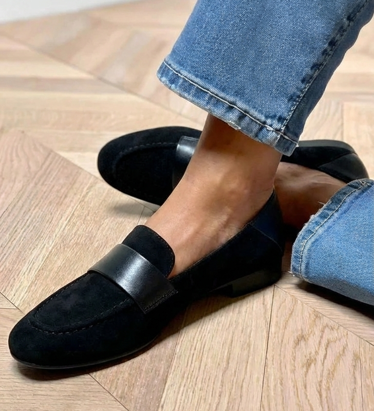 Elra | Mesh Panel Flats